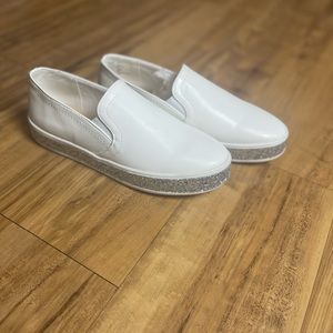 Slip-on faux leather glitter platform sneaker